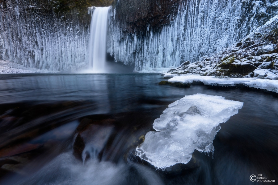 30 фантастических фотографий замороженных водопадов