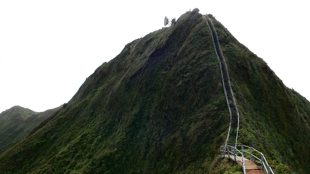 Лестница Хайку на острове Оаху.