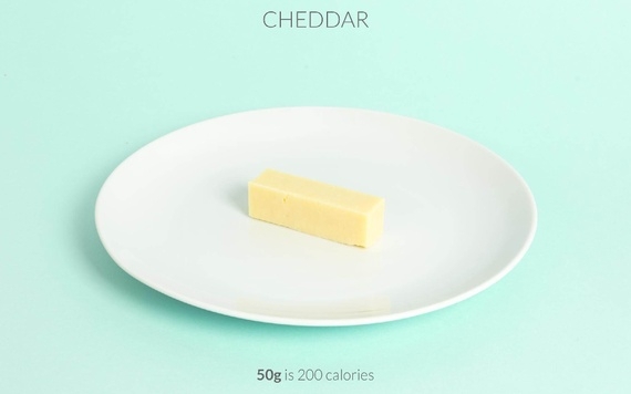 Сыр чеддер:  200ккал в 50г