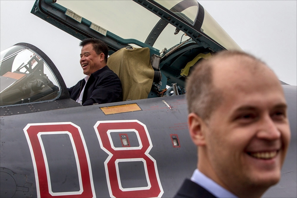 Аэрошоу в Китае: российский истребитель Су-35
