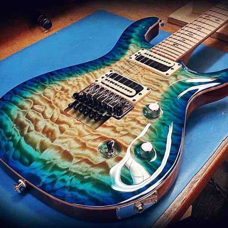 Красивейшая гитара