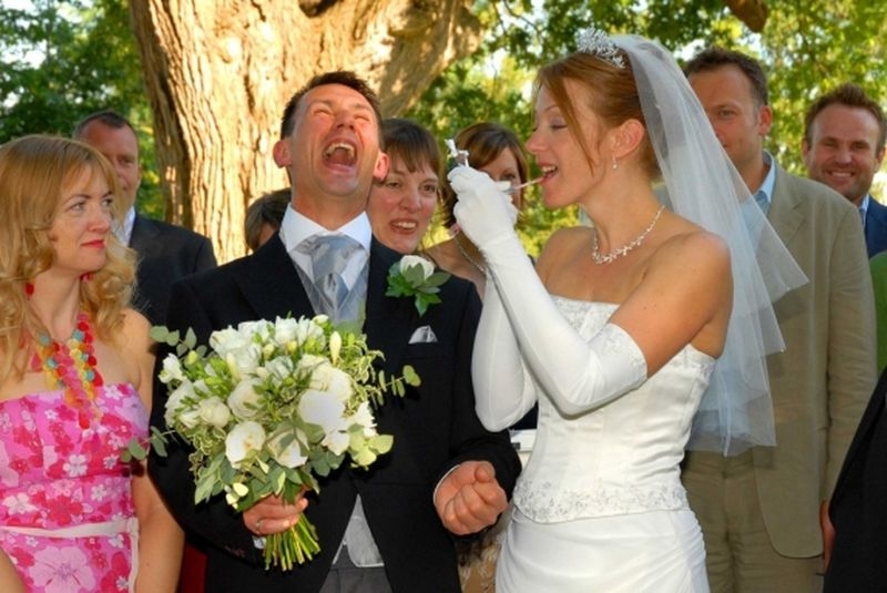 10 курьезов и неприятностей подстерегающих молодоженов в день свадьбы