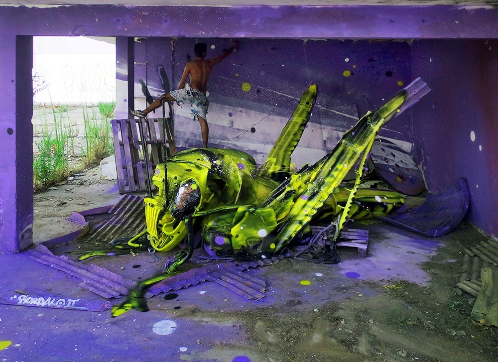 Произведения уличного искусства из промышленного мусора 