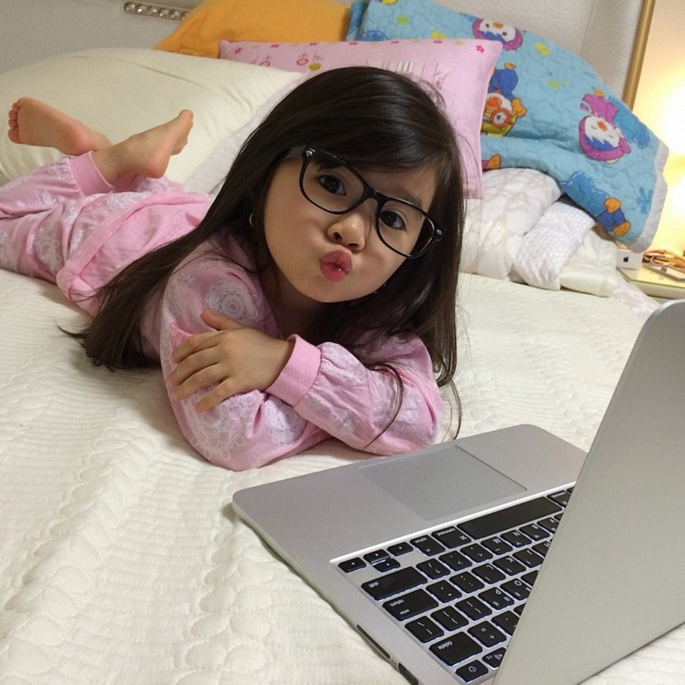 5-летняя девочка — новая звезда интернета
