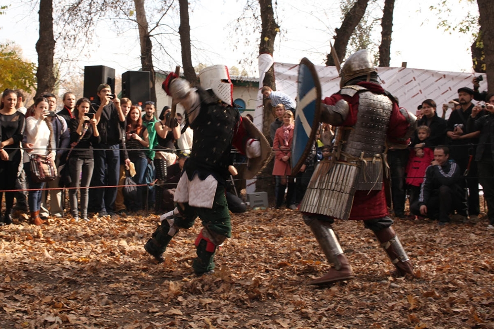 Бои средневековых рыцарей в Бишкеке