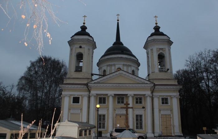 Житель Балашихи нашел надгробие в подвале гаража