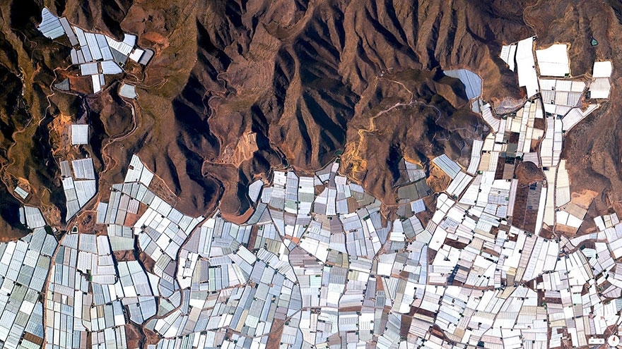 30 удивительных спутниковых фото