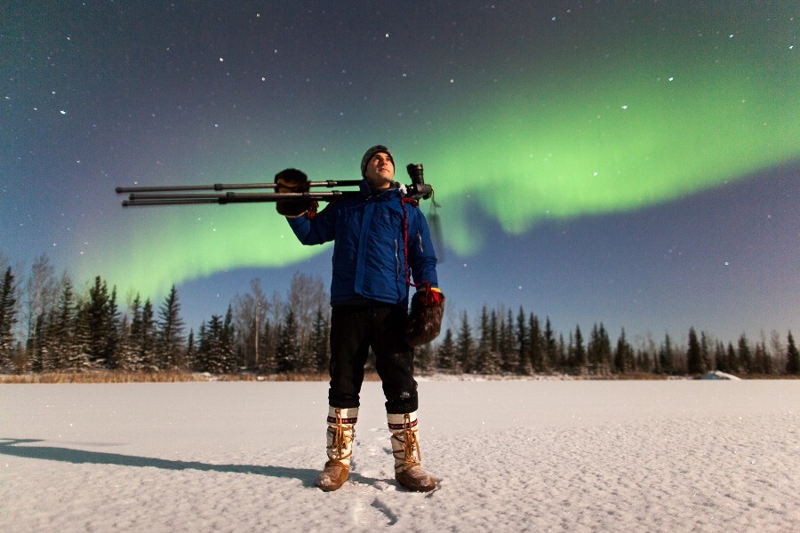 30 потрясающих автопортретов на фоне полярного сияния