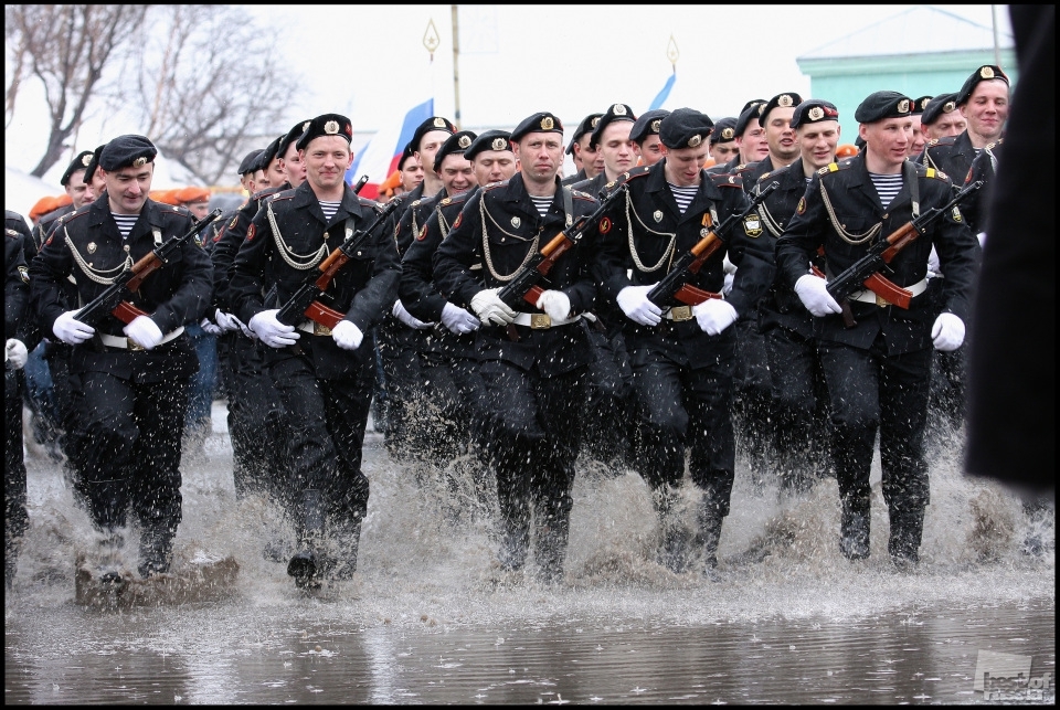 Поздравляем с Днем морской пехоты России