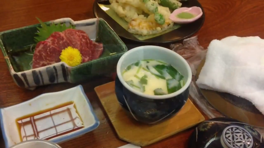 Что подают на ужин в японском отеле на горячих источниках