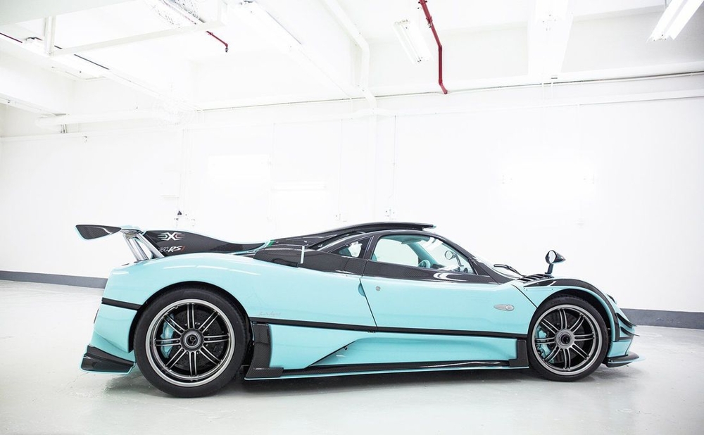 Pagani представила эксклюзивную Zonda 760RSJX