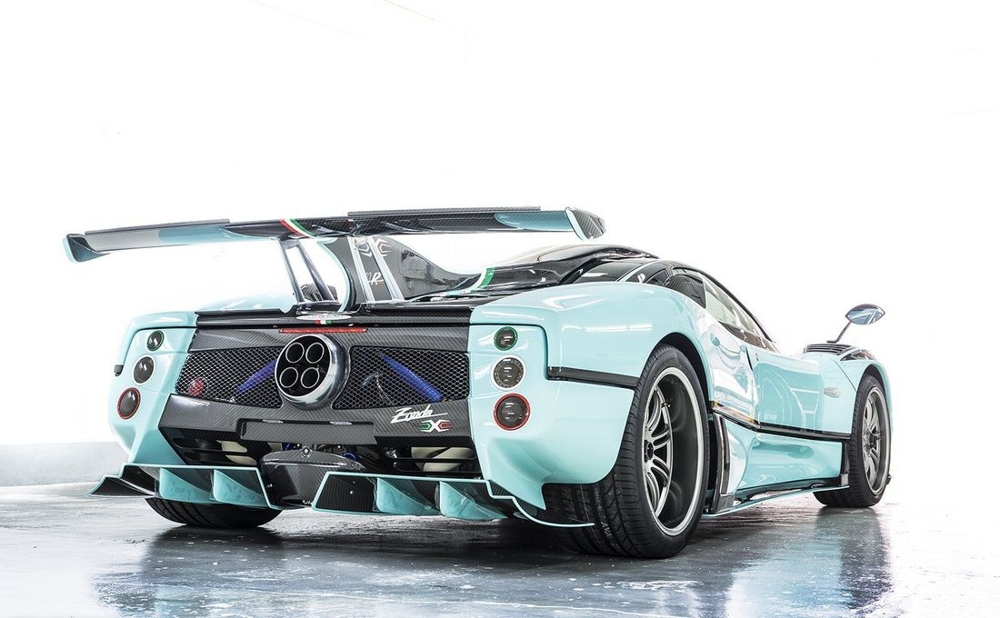 Pagani представила эксклюзивную Zonda 760RSJX