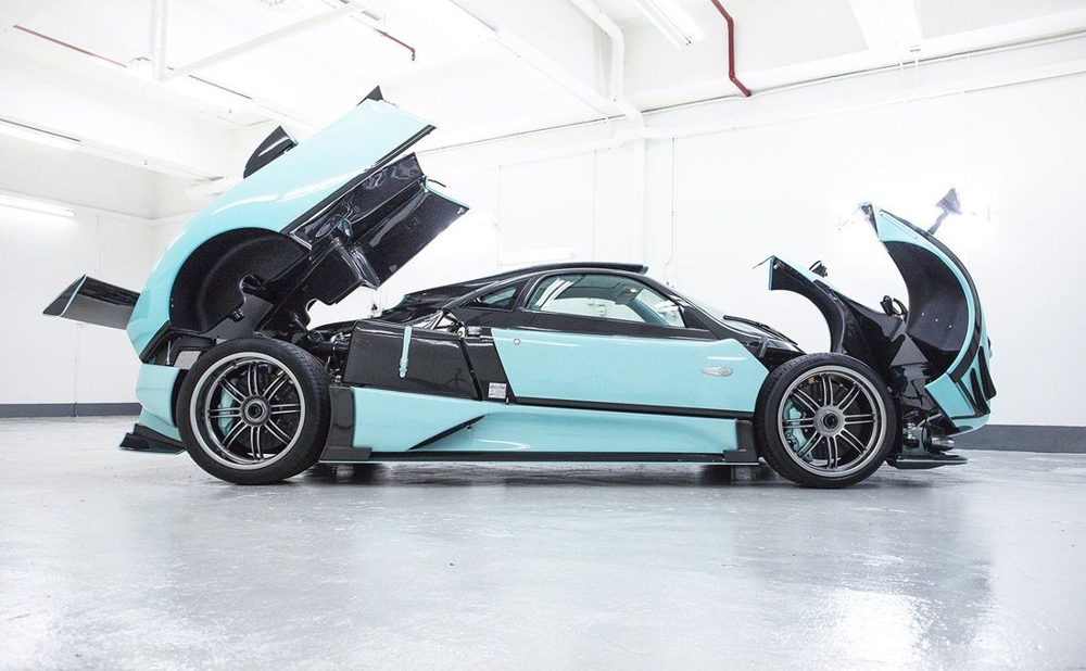 Pagani представила эксклюзивную Zonda 760RSJX