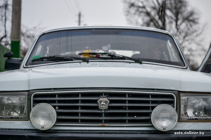 Минский таксист уже больше 14 лет развозит людей на "Волге"