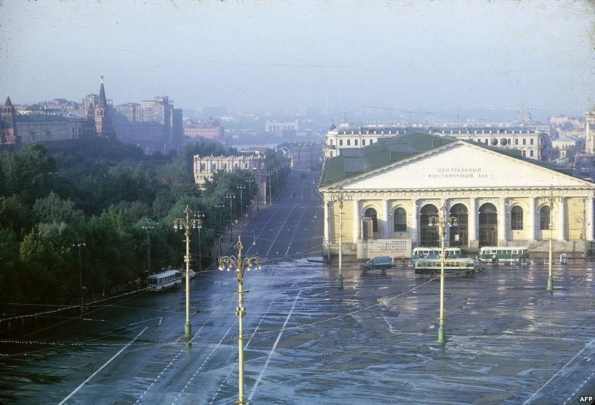 Сцены из советской жизни. Загадочные фото 1963 года