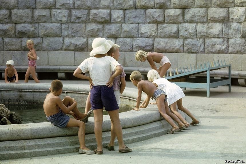 Сцены из советской жизни. Загадочные фото 1963 года