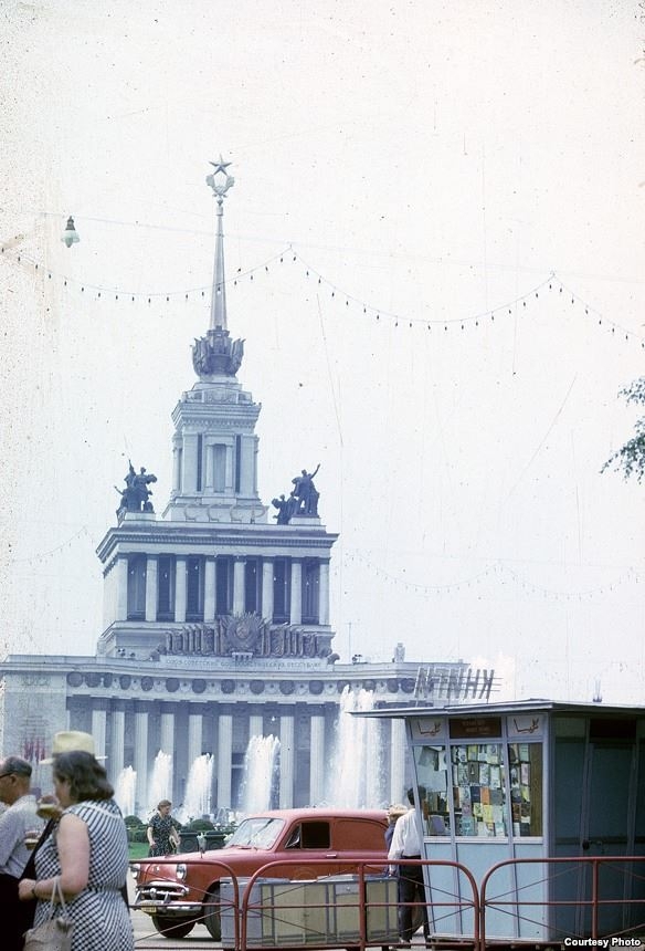 Сцены из советской жизни. Загадочные фото 1963 года