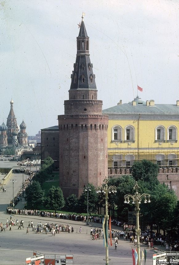 Сцены из советской жизни. Загадочные фото 1963 года