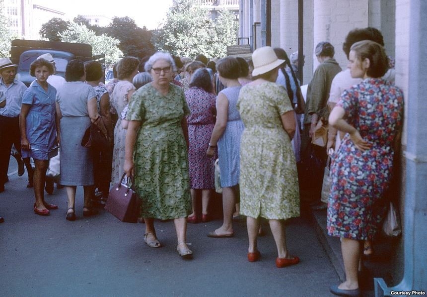 Сцены из советской жизни. Загадочные фото 1963 года