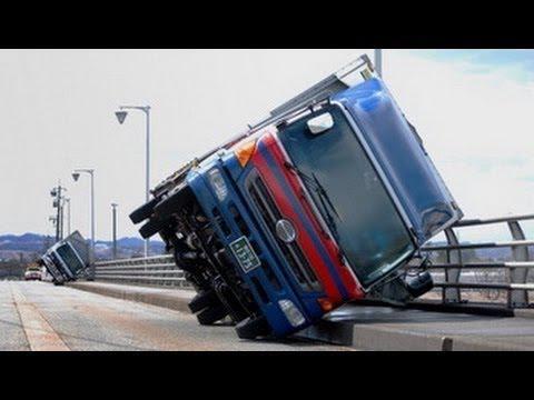 Car Crash Compilation Truck on the side 2014 A new selection of accidents in November 2014 