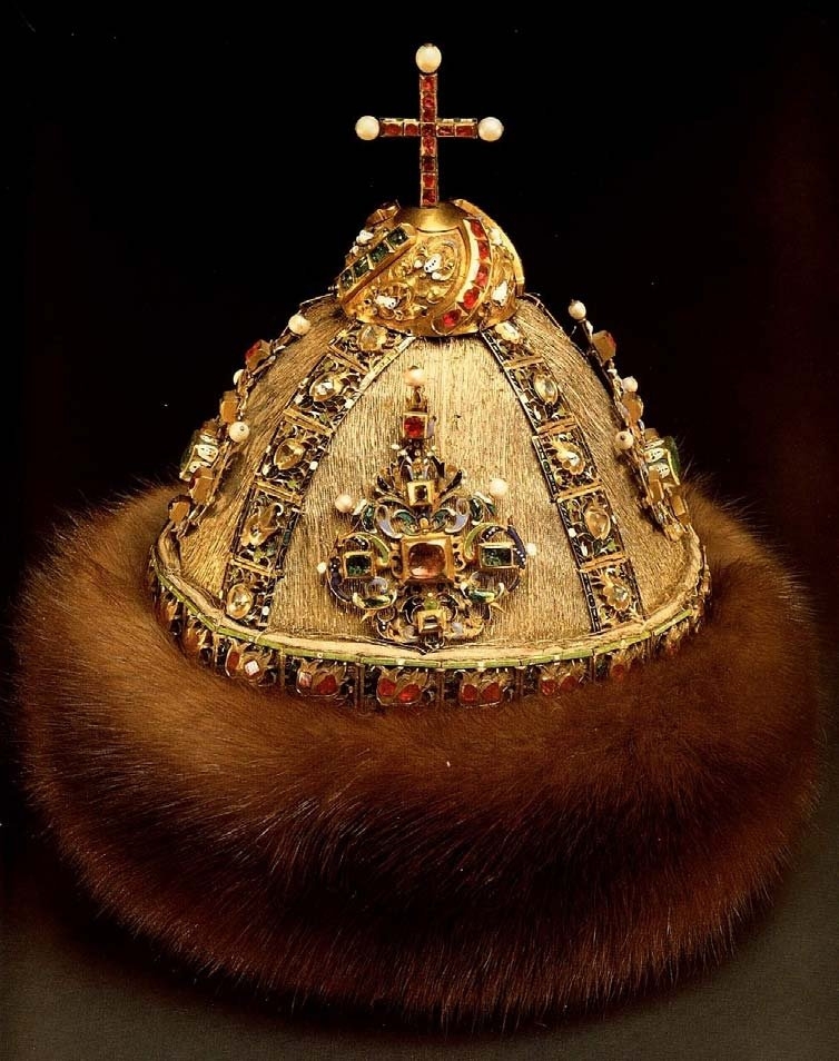 шапки русских монархов