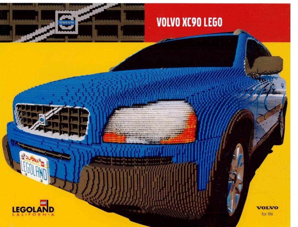 Внедорожник Volvo XC 90 из сотен тысяч кубиков LEGO 