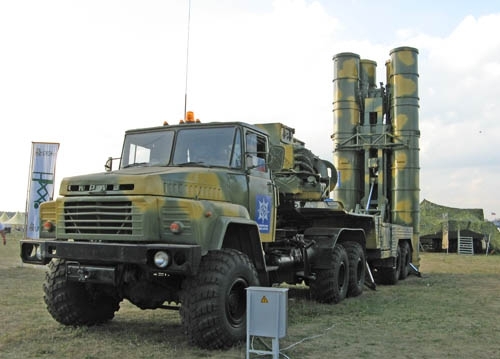 В Крыму на вооружение поступили комплексы ПВО С-300ПМУ