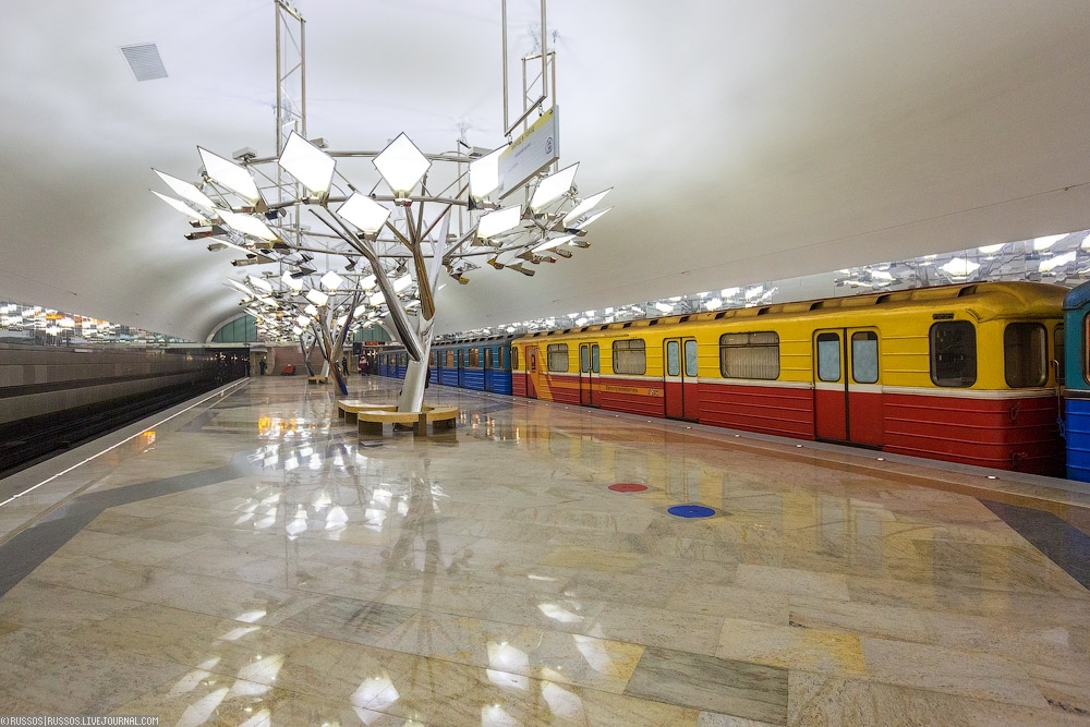 Пробный поезд на станции «Тропарево»