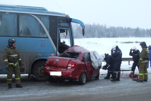 В Удмуртии в ДТП с автобусом погибли два человека