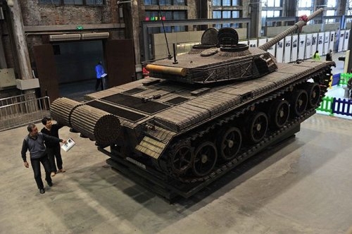 Модель танка ZTZ-99 сделанная из гильз