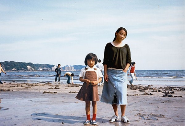 Художница Chino Otsuka составляет коллажи из своих детских фотографий