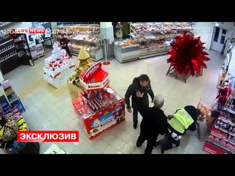 Полицейского избили в столичном супермаркете 