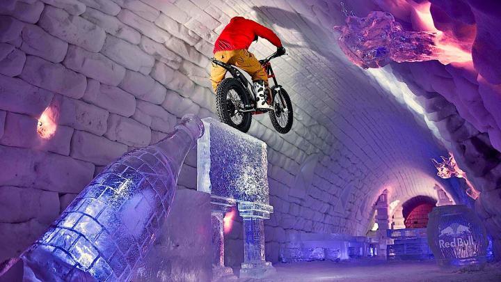 Moto Trials Riding Through Giant Igloo - Tundra Trial 