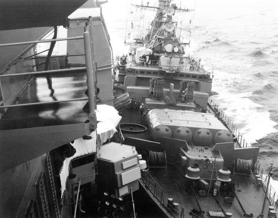 Таран боевых кораблей США, сторожевыми кораблями СССР (сьёмка с американского судна) 
