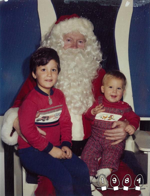 Эти братья выросли у Деда Мороза на коленях