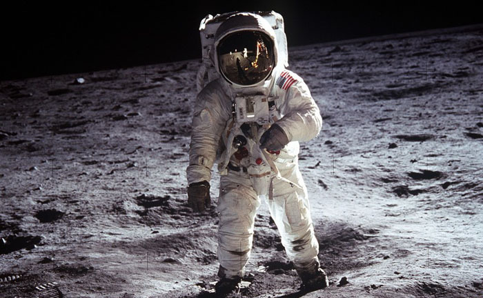 Серия космических проектов Apollo («Аполлон»): 25,4 миллиардов долларов