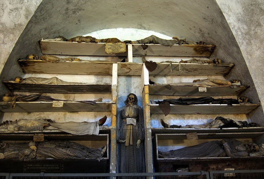 Необычный музей - 8000 тел под землей Палермо 