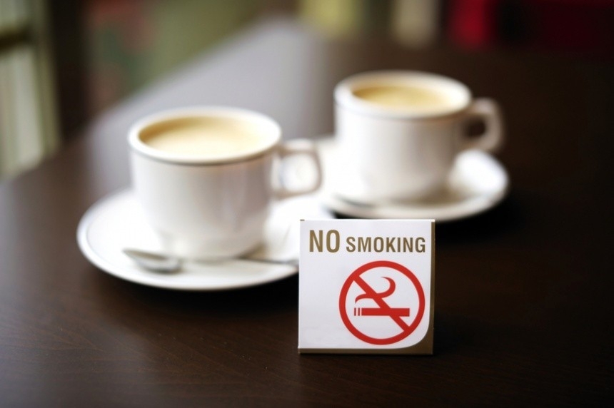 Курение в общественных местах запретили 1 июня