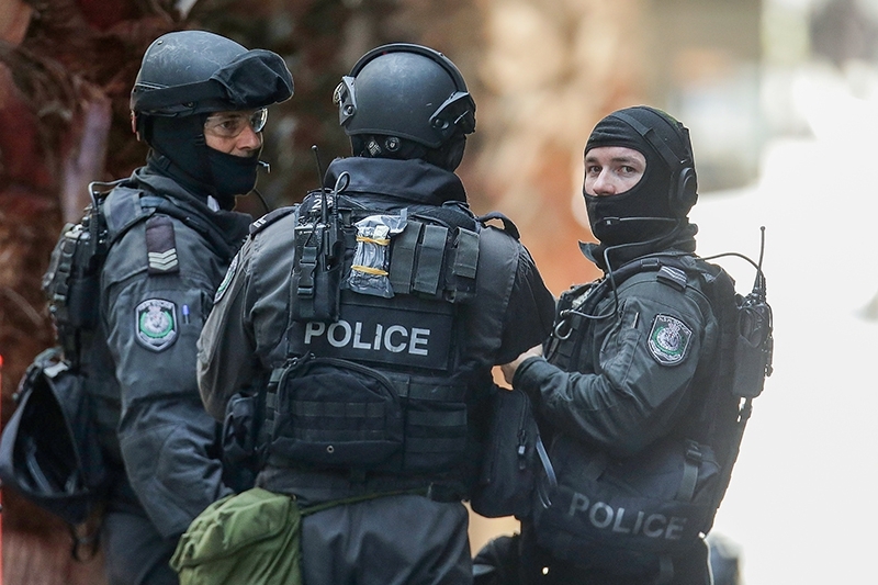 В Сиднее исламисты захватили заложников в кафе