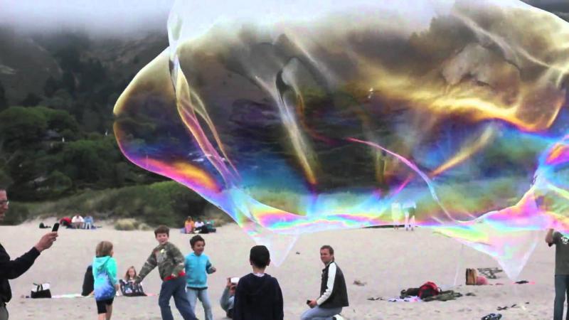 Giant Stinson Beach Bubbles (Canon 550D) 