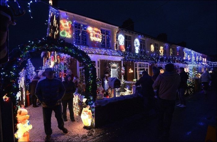 Рождественская сказка на одной из улиц Великобритании