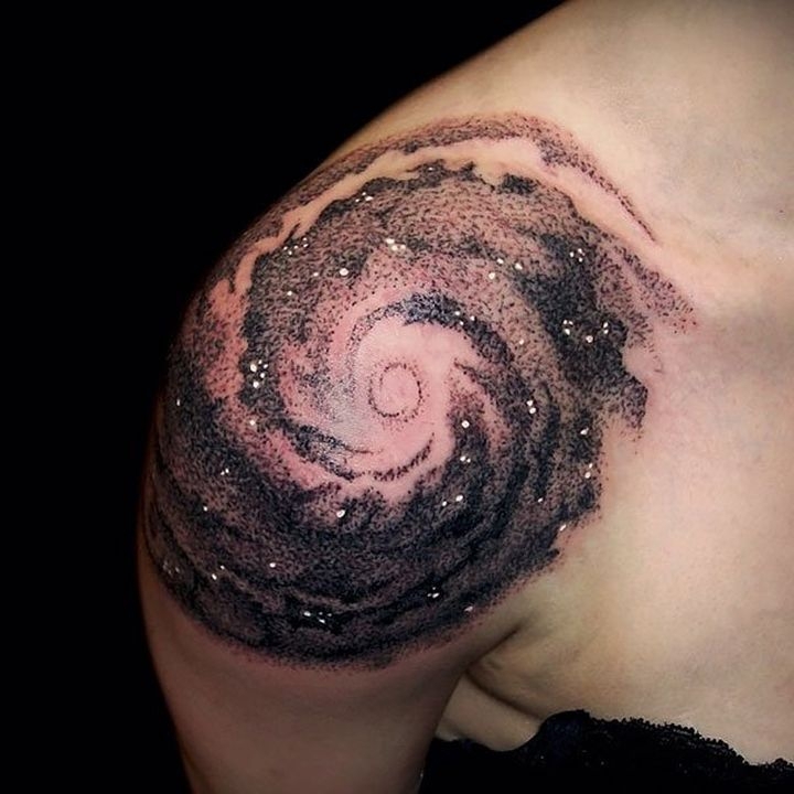 25 космических татуировок для любителей астрономии