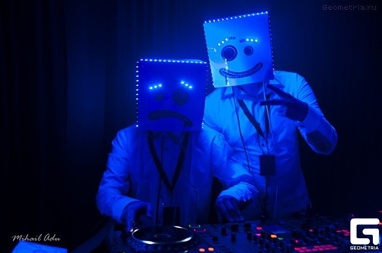 О музыкальном коллективе "Freaky DJs"