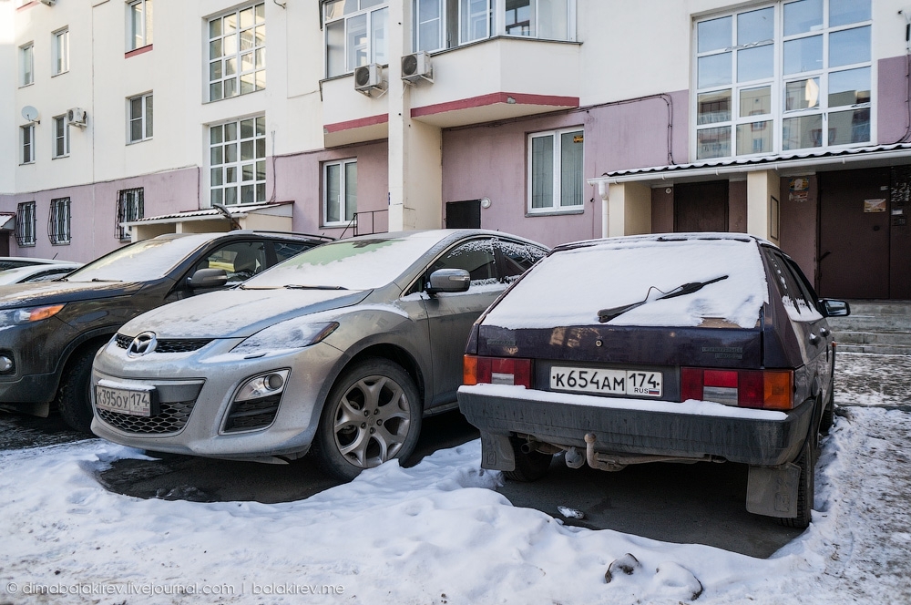 Брошенные во дворах автомобили