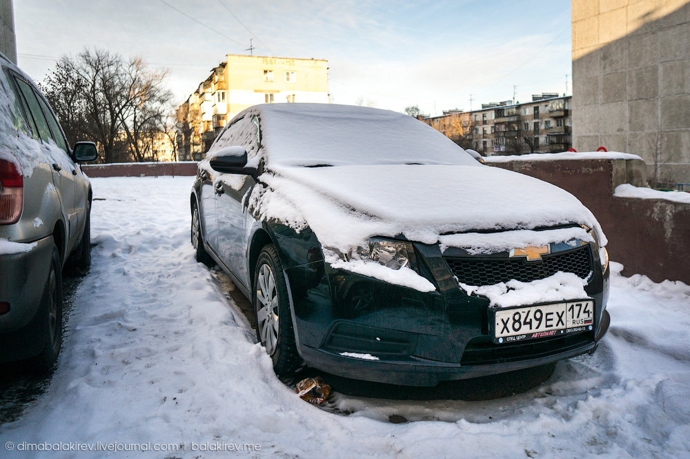 Брошенные во дворах автомобили