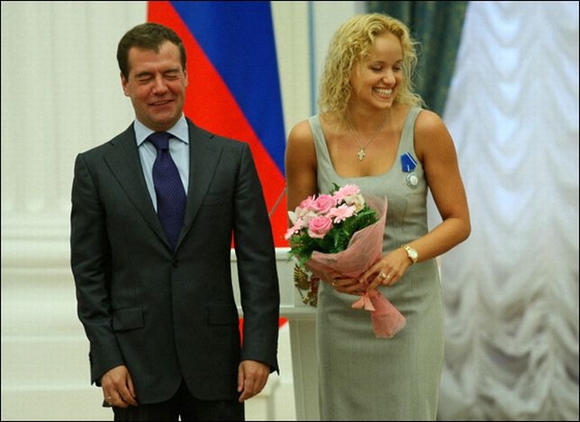 Медведев и Женщины
