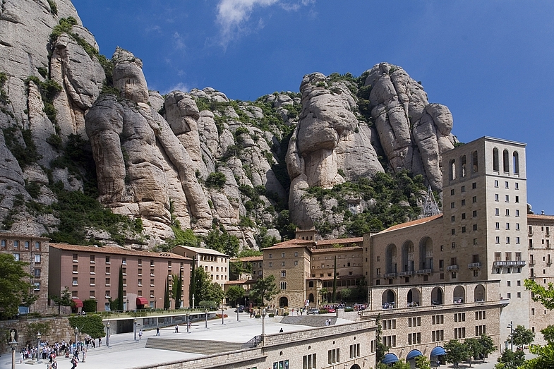 Гора и монастырь Монсеррат Испания