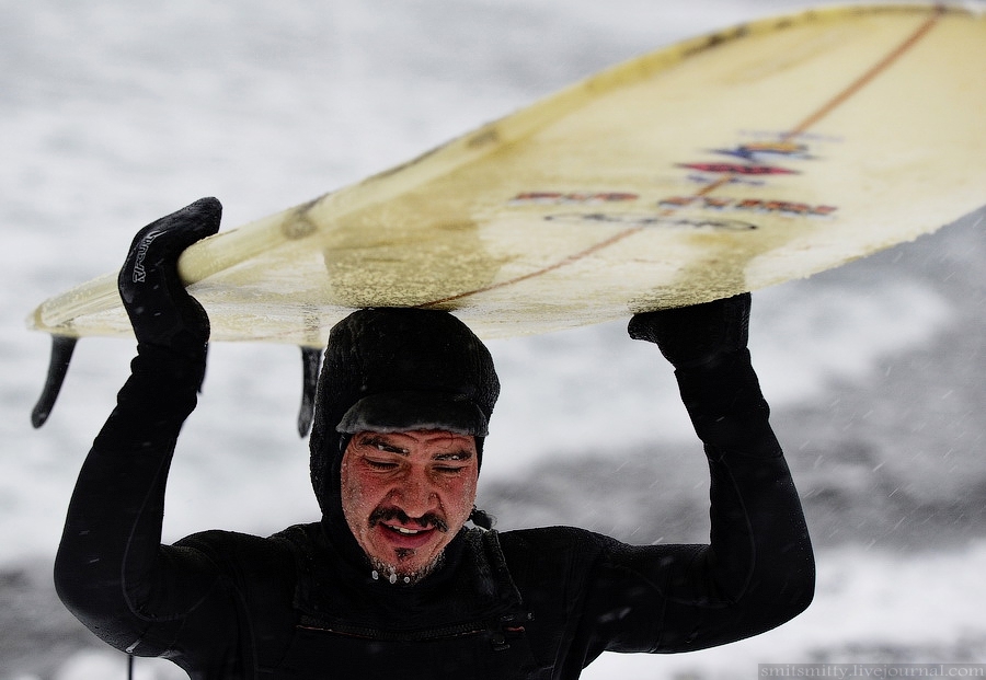 Зимний серфинг на острове Русский во Владивостоке