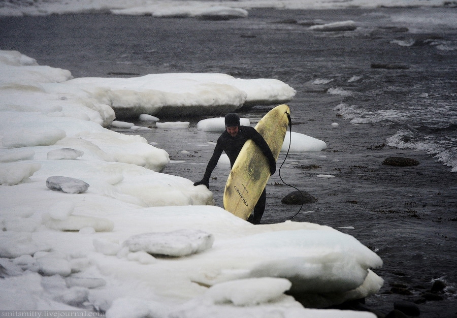 Зимний серфинг на острове Русский во Владивостоке