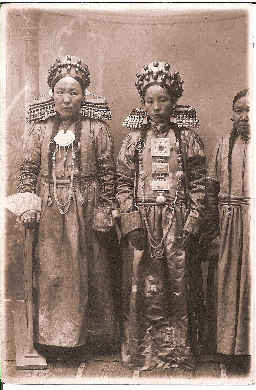 Рабы, буддизм и вычурная одежда - Монголия в уникальных фотографиях 